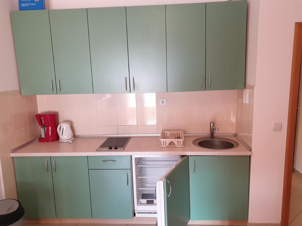 Apartments Knezovic Gradac  Eksteriør bilde