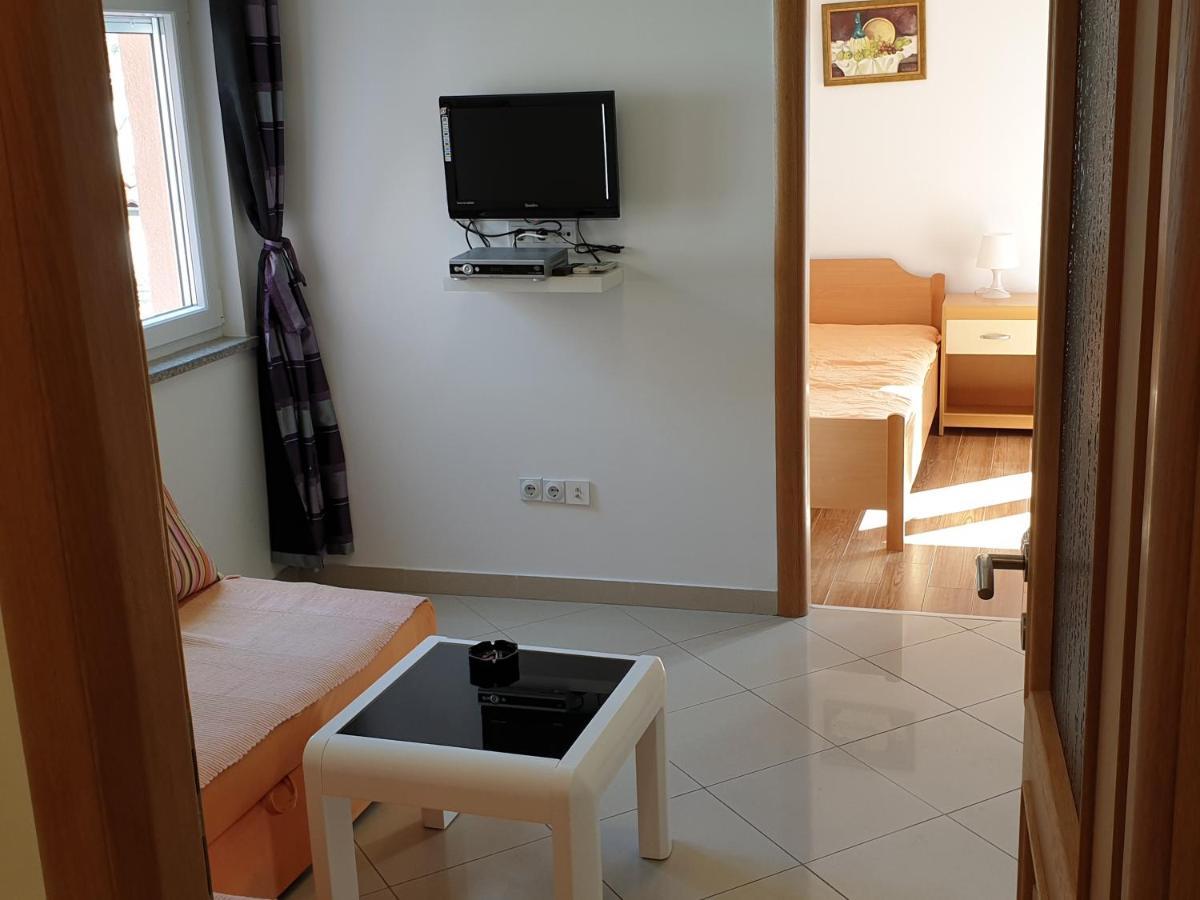 Apartments Knezovic Gradac  Eksteriør bilde