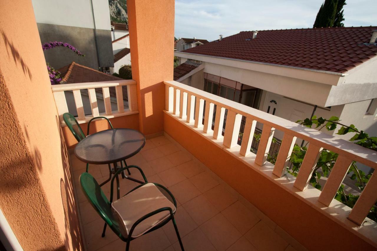 Apartments Knezovic Gradac  Eksteriør bilde