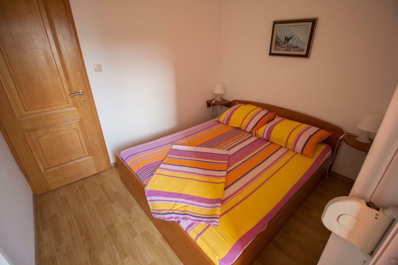 Apartments Knezovic Gradac  Eksteriør bilde