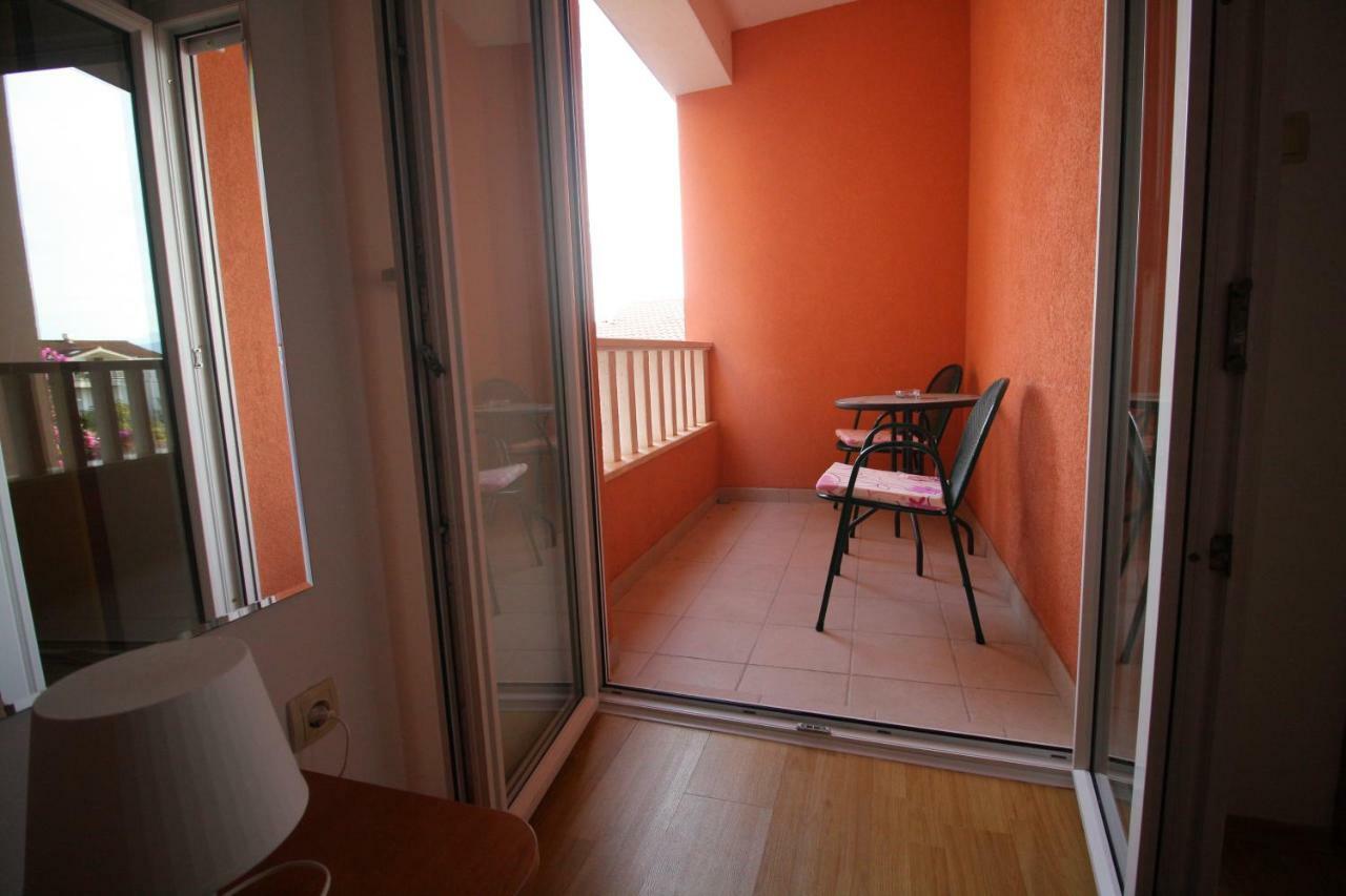 Apartments Knezovic Gradac  Eksteriør bilde