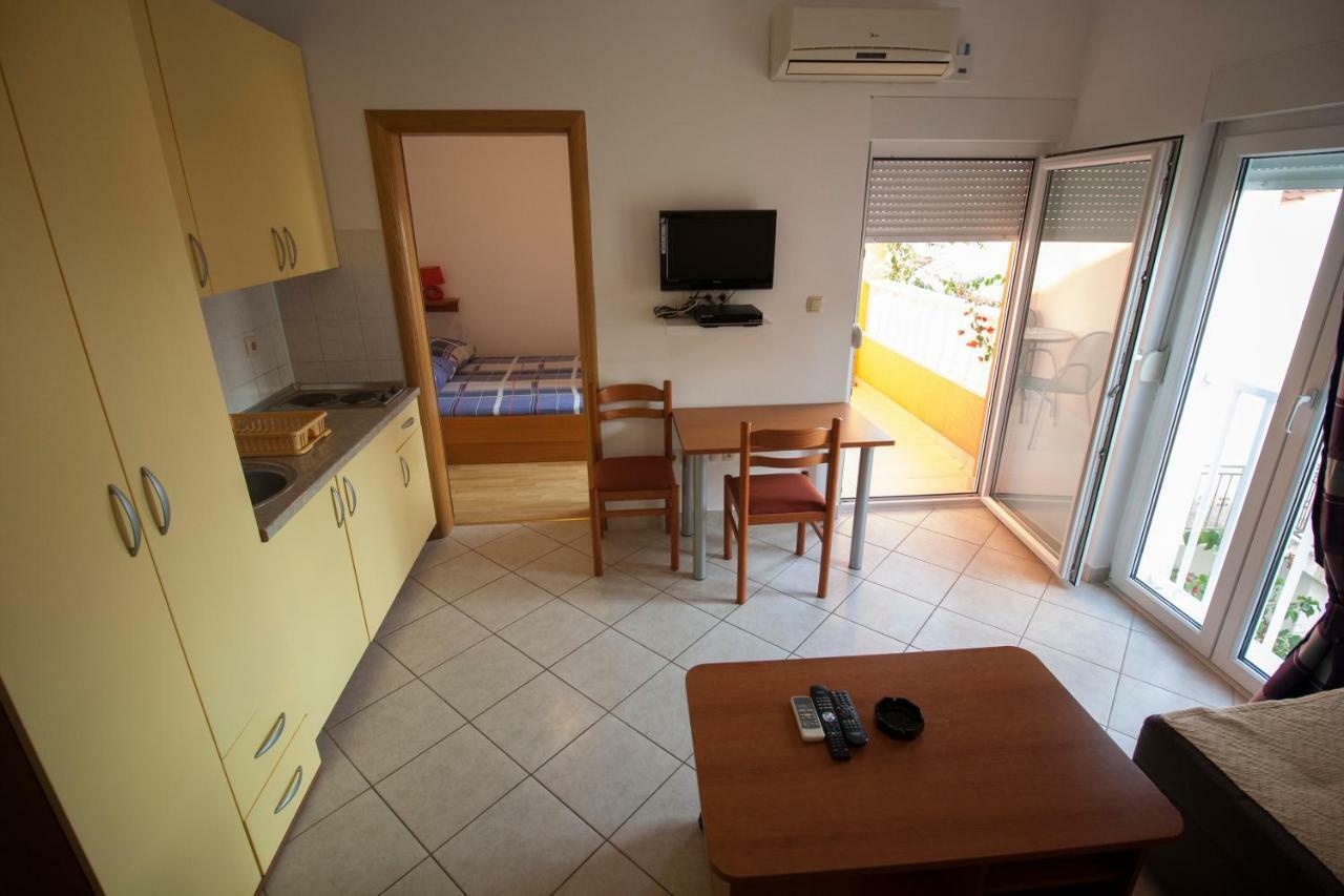 Apartments Knezovic Gradac  Eksteriør bilde