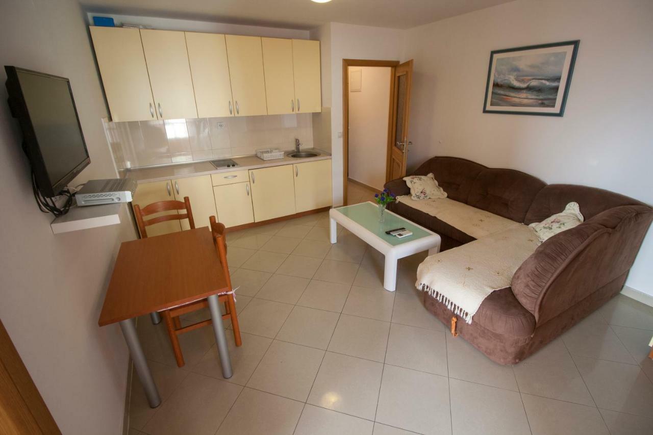 Apartments Knezovic Gradac  Eksteriør bilde