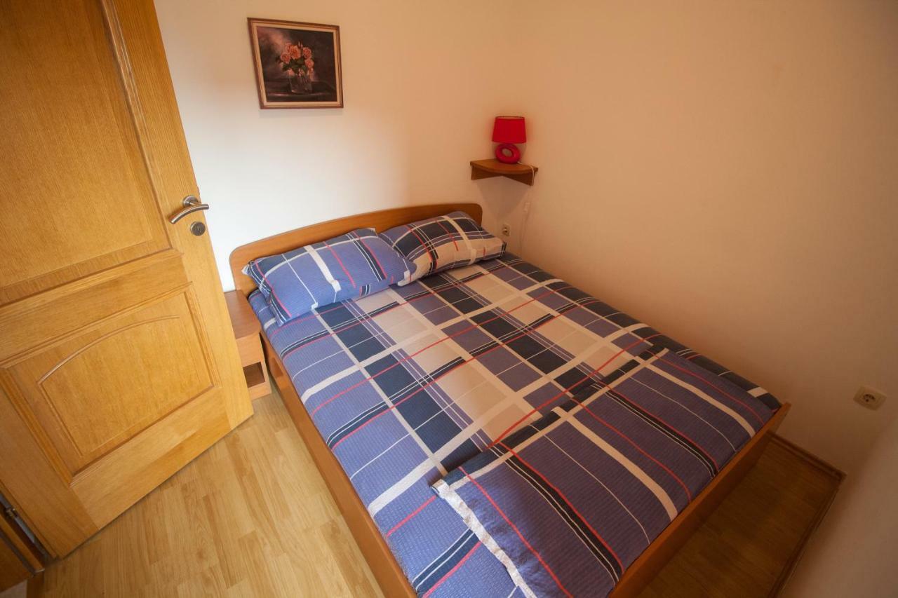 Apartments Knezovic Gradac  Eksteriør bilde