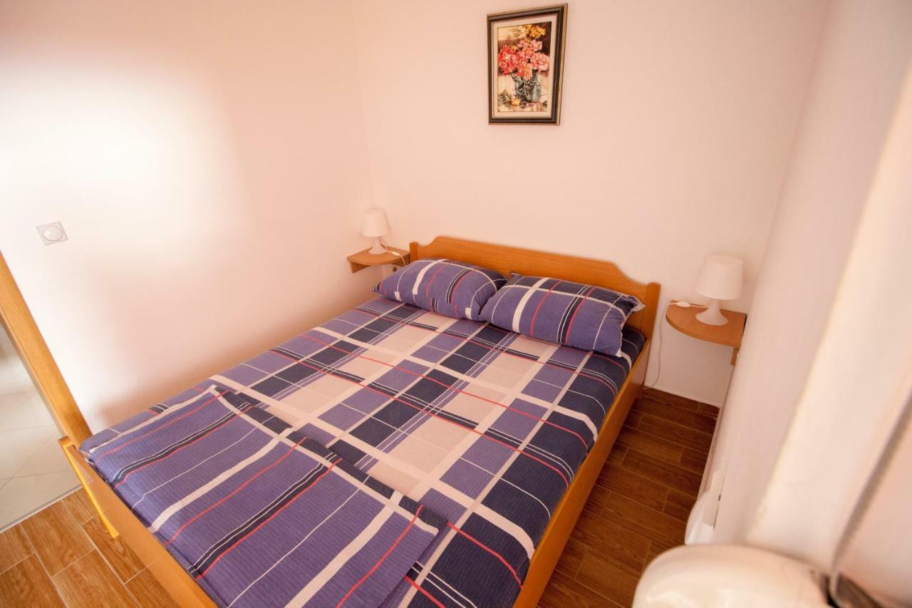 Apartments Knezovic Gradac  Eksteriør bilde