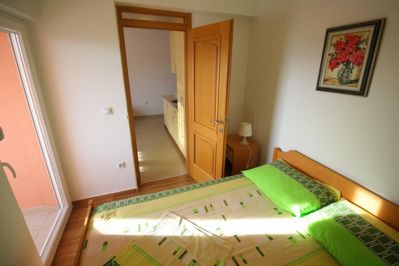 Apartments Knezovic Gradac  Eksteriør bilde