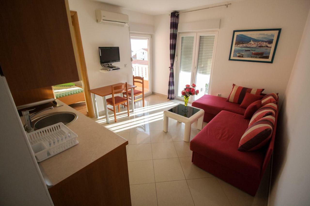 Apartments Knezovic Gradac  Eksteriør bilde