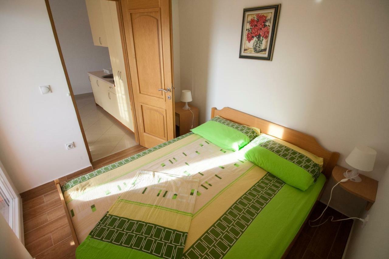 Apartments Knezovic Gradac  Eksteriør bilde