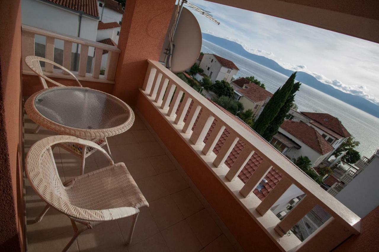 Apartments Knezovic Gradac  Eksteriør bilde