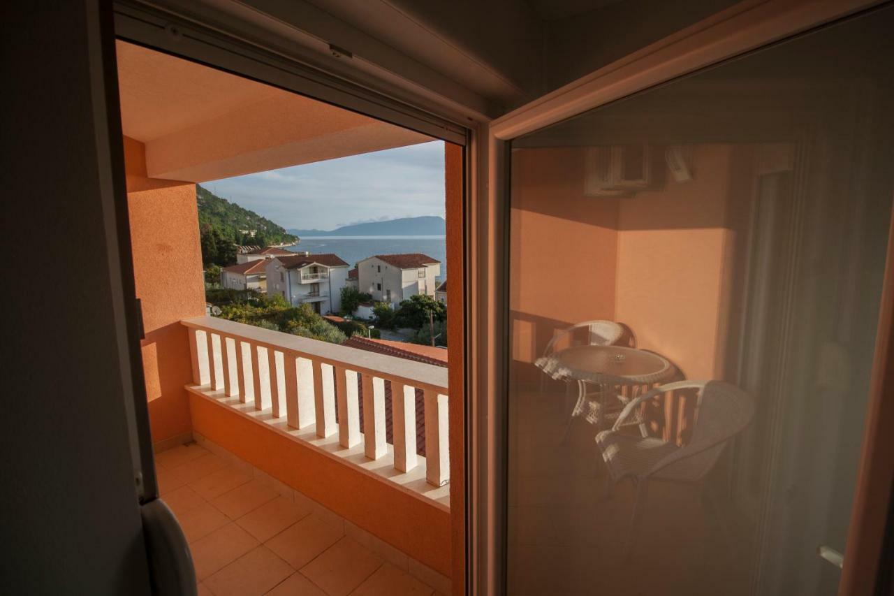 Apartments Knezovic Gradac  Eksteriør bilde