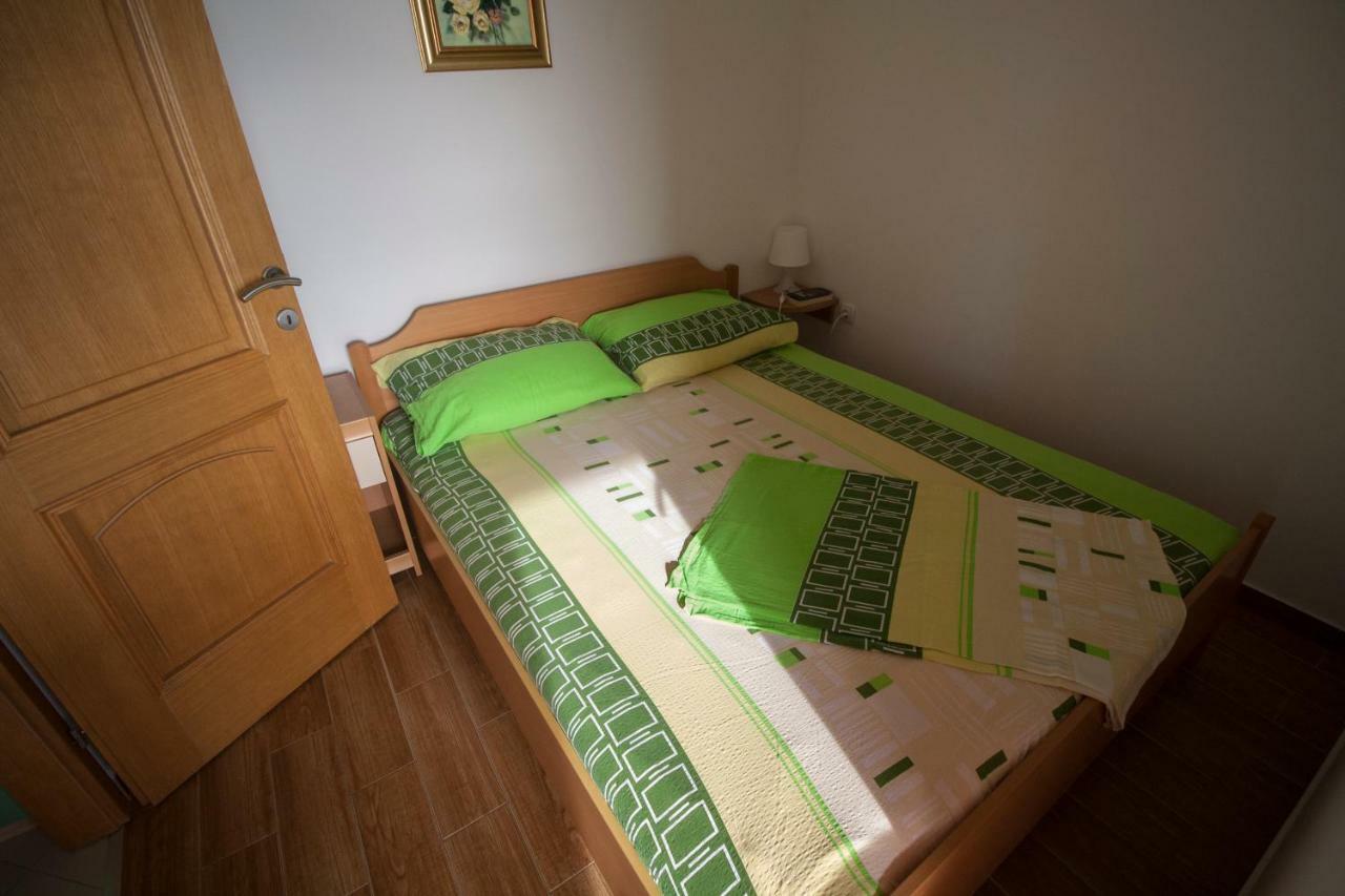 Apartments Knezovic Gradac  Eksteriør bilde