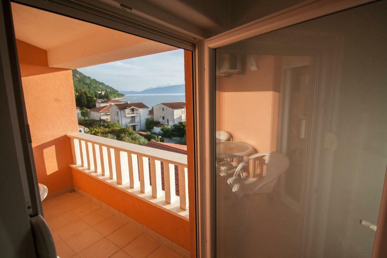 Apartments Knezovic Gradac  Eksteriør bilde
