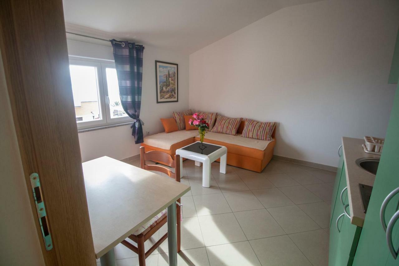 Apartments Knezovic Gradac  Eksteriør bilde