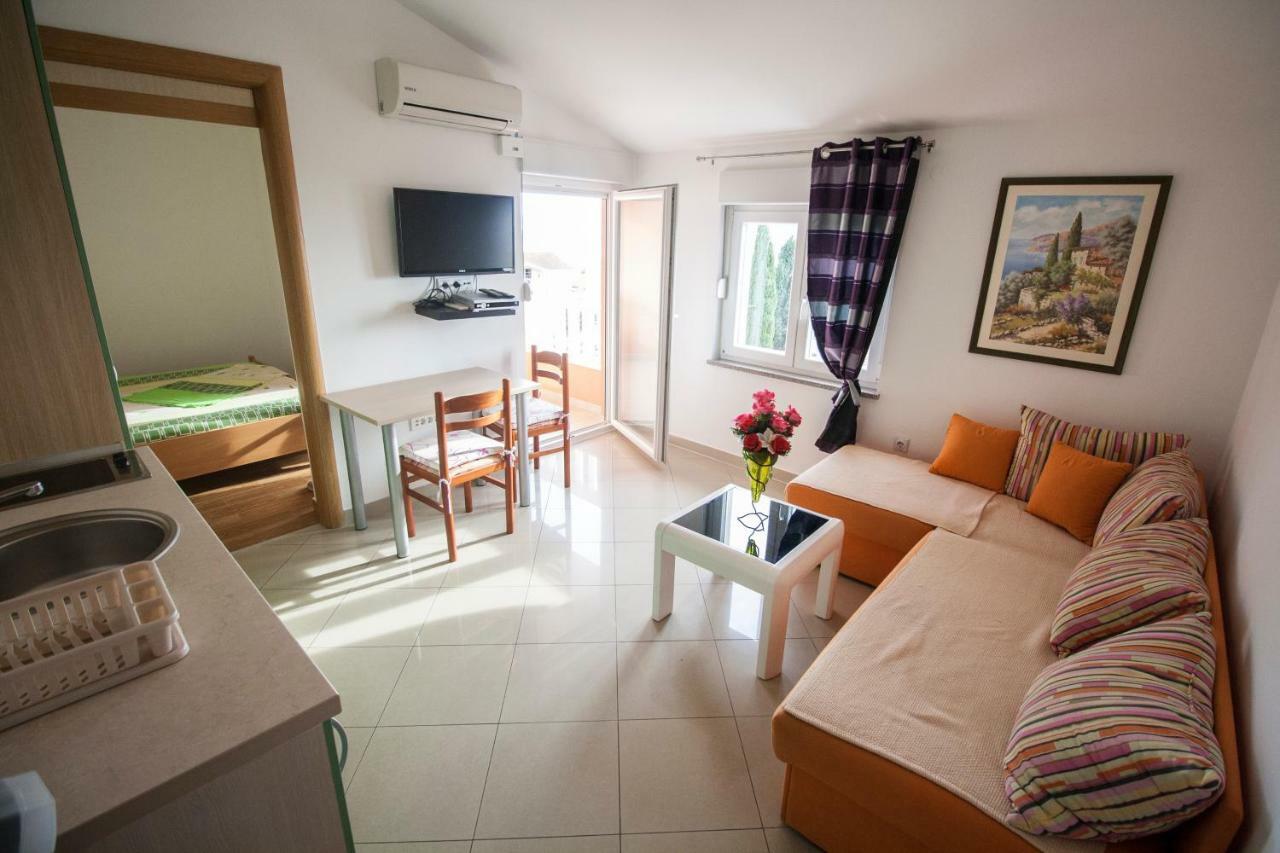 Apartments Knezovic Gradac  Eksteriør bilde