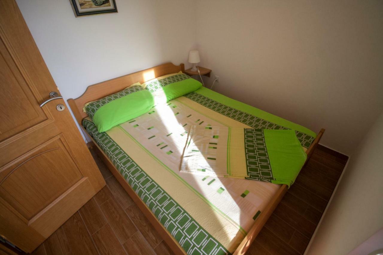 Apartments Knezovic Gradac  Eksteriør bilde