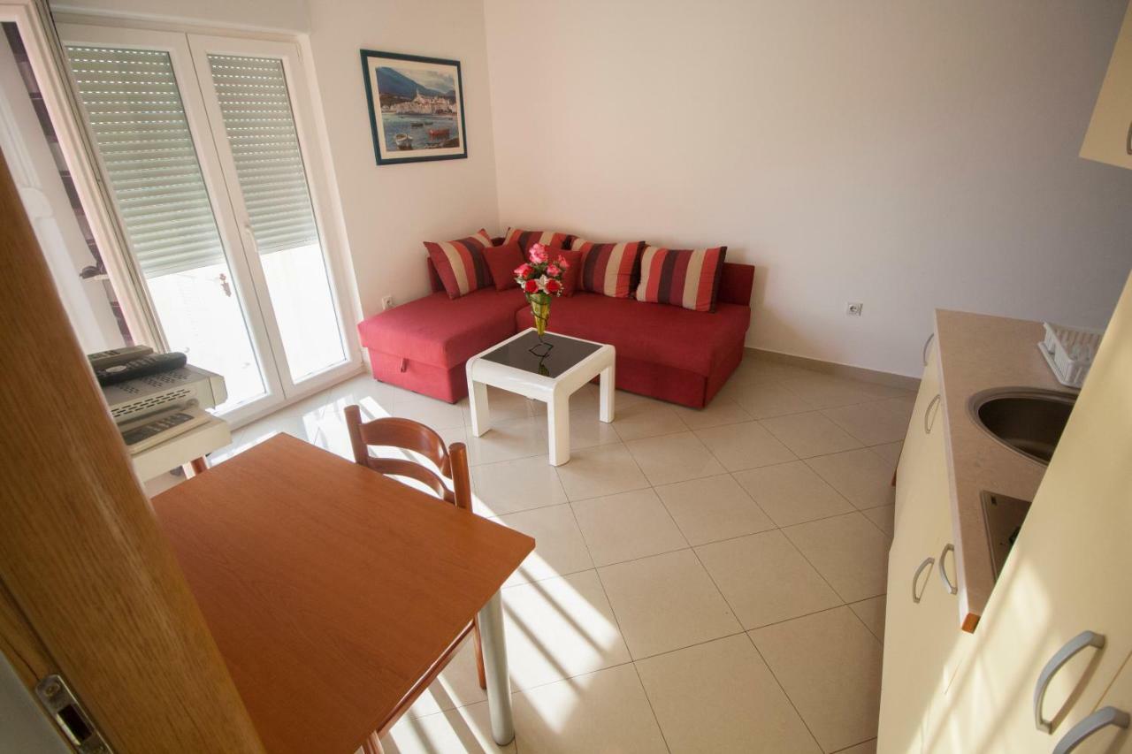 Apartments Knezovic Gradac  Eksteriør bilde