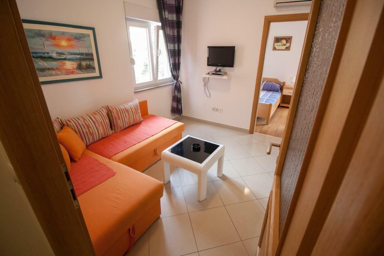 Apartments Knezovic Gradac  Eksteriør bilde