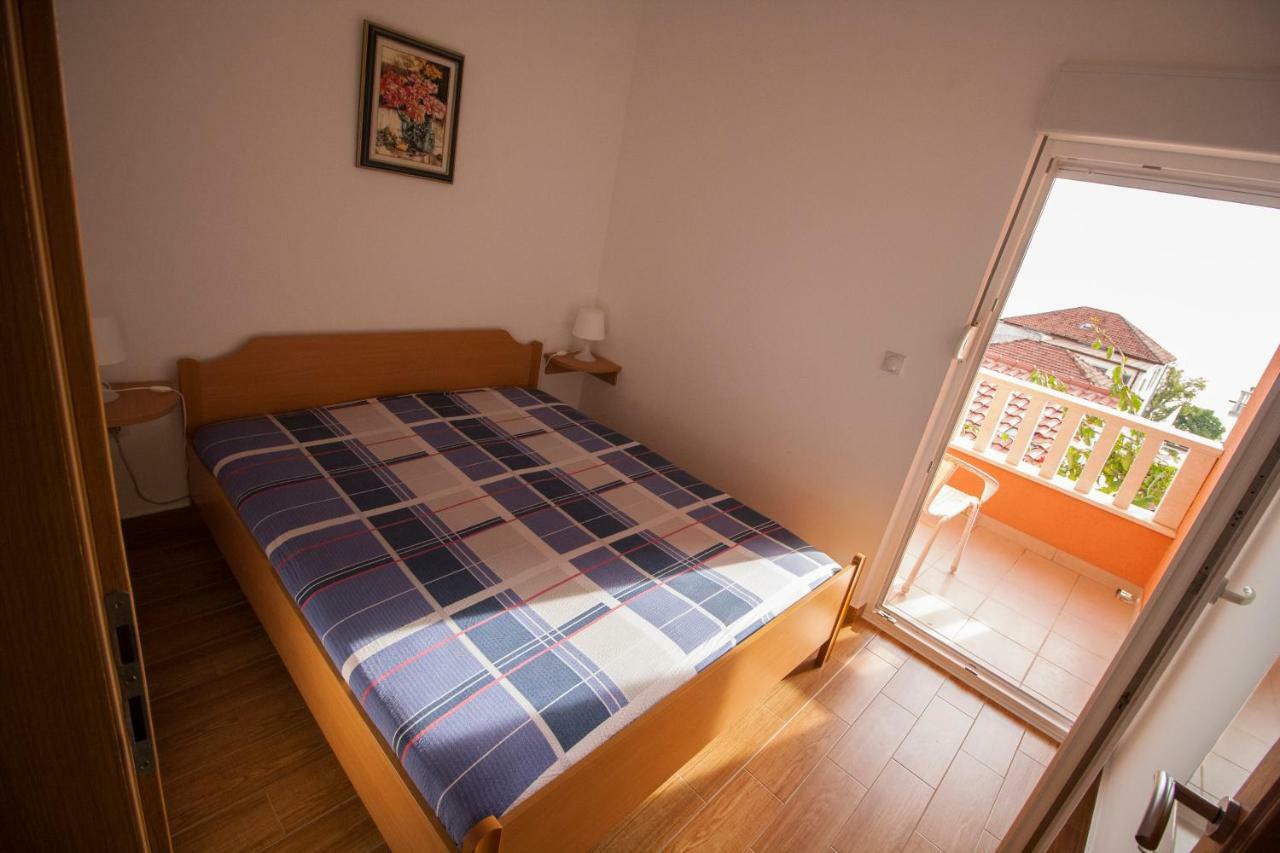 Apartments Knezovic Gradac  Eksteriør bilde