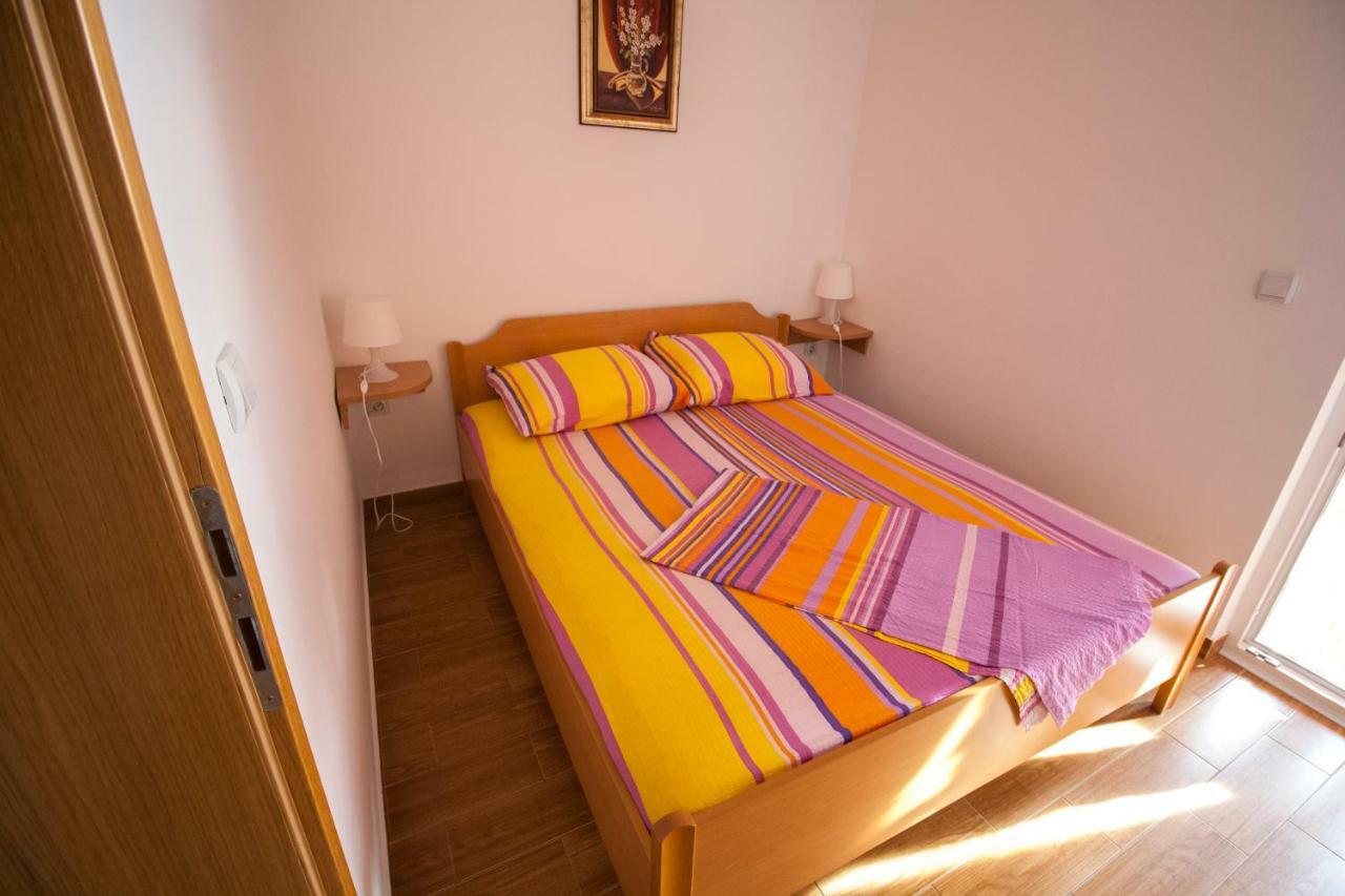 Apartments Knezovic Gradac  Eksteriør bilde
